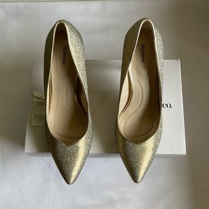Style & Co Women’s Pyxie Gold Shoes Size 10M. Brand New With box.